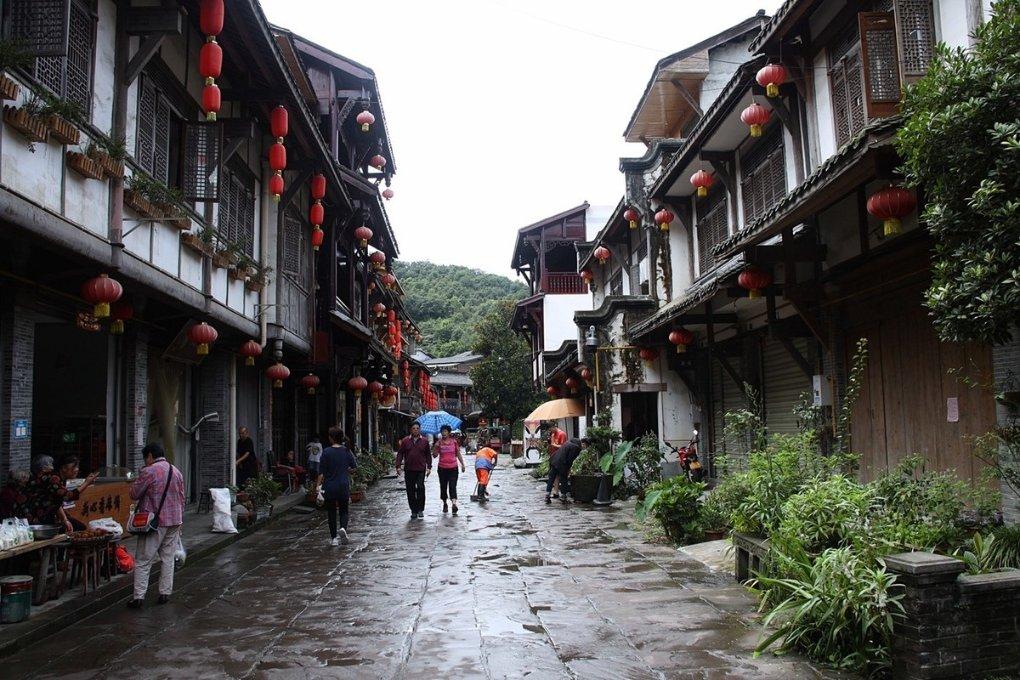 古怪巫师逃离村庄
